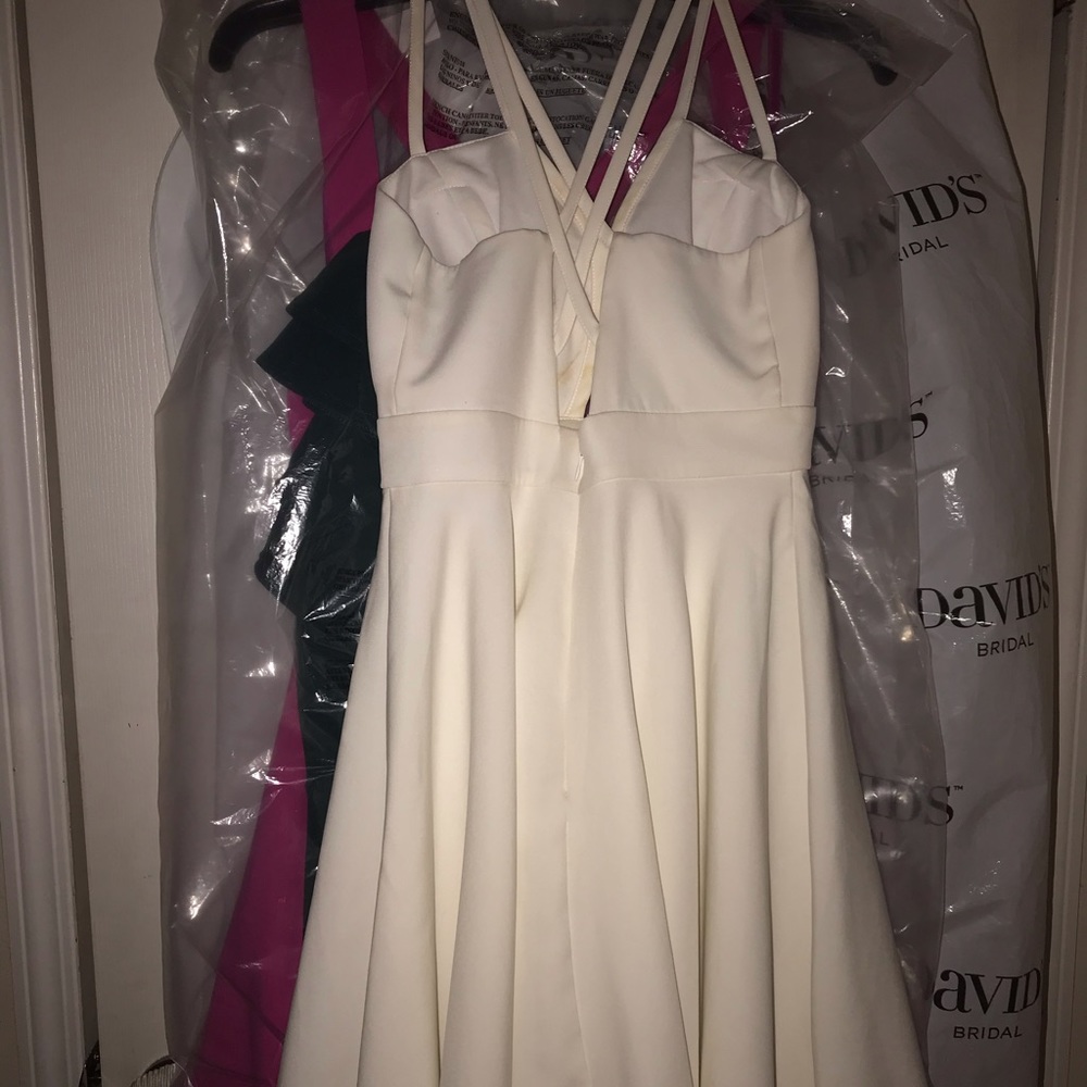 Dear Moon short formal dress - Picture 2 of 4